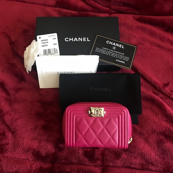 Chanel O-Coin wallet in FUCHSIA!! Boy style - Picture 7 of 7